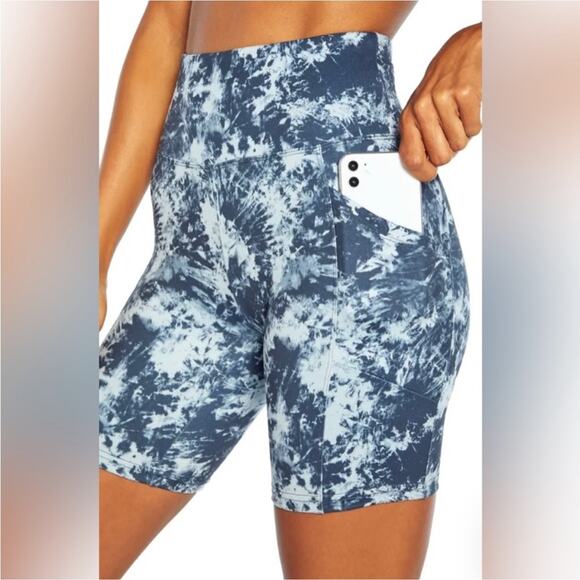 Wildfox Blue Tie Dye Pocket High Rise Bike Shorts - Size M - Picture 1 of 9